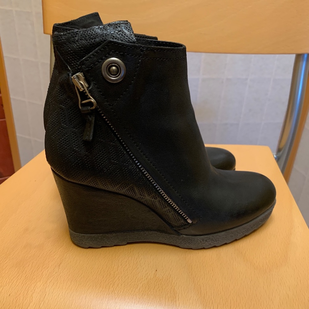 Miz Mooz wedge booties